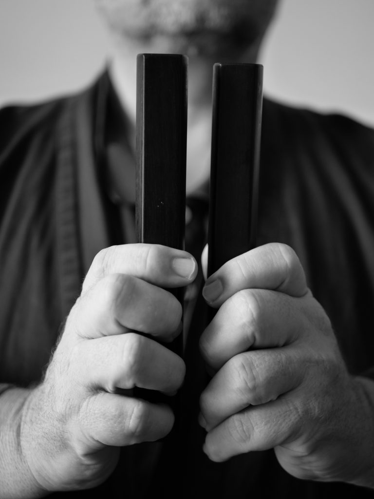 Zen Meditierender, Takus im Vordergrund
